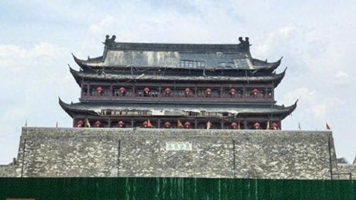 鳳陽鼓樓瓦片脫落背后 涉事公司十年前曾因違規施工致文保建筑被燒毀